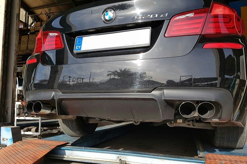 Auspuffblende Endrohre: Edelstahl Auspuffblende Doppelendrohr 2x80 L220-200  IN60 'BMW M' Optik Einsicht Satz